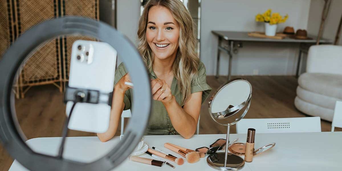 Expense Tracking for Content Creators and Influencers: A Complete Guide