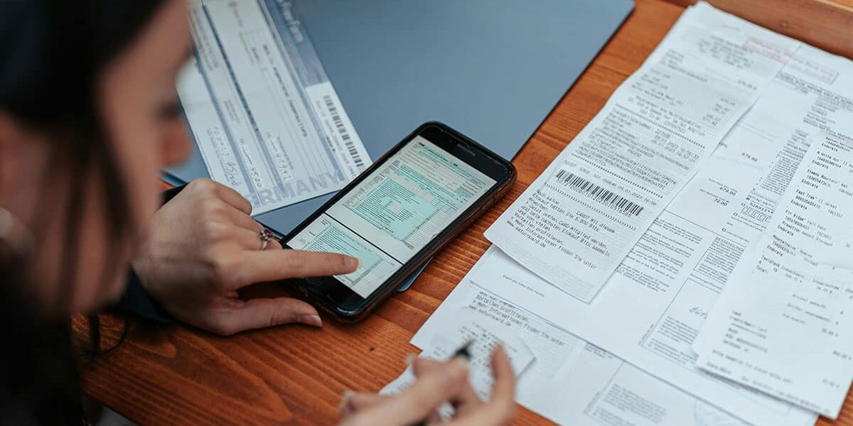 How to Organize Receipts and Track Business Expenses for Taxes